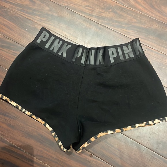 EUC Pink leopard shorts - Picture 7 of 8